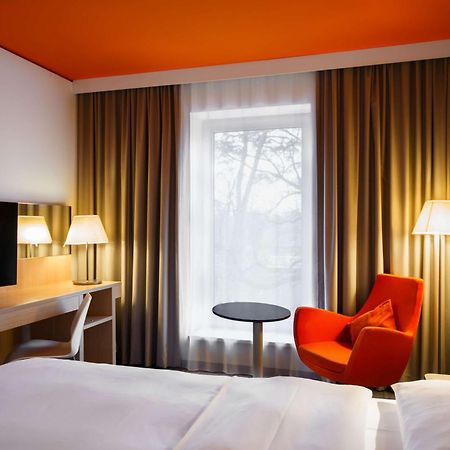 Park Inn By Radisson Frankfurt Airport Frankfurt am Main Bagian luar foto