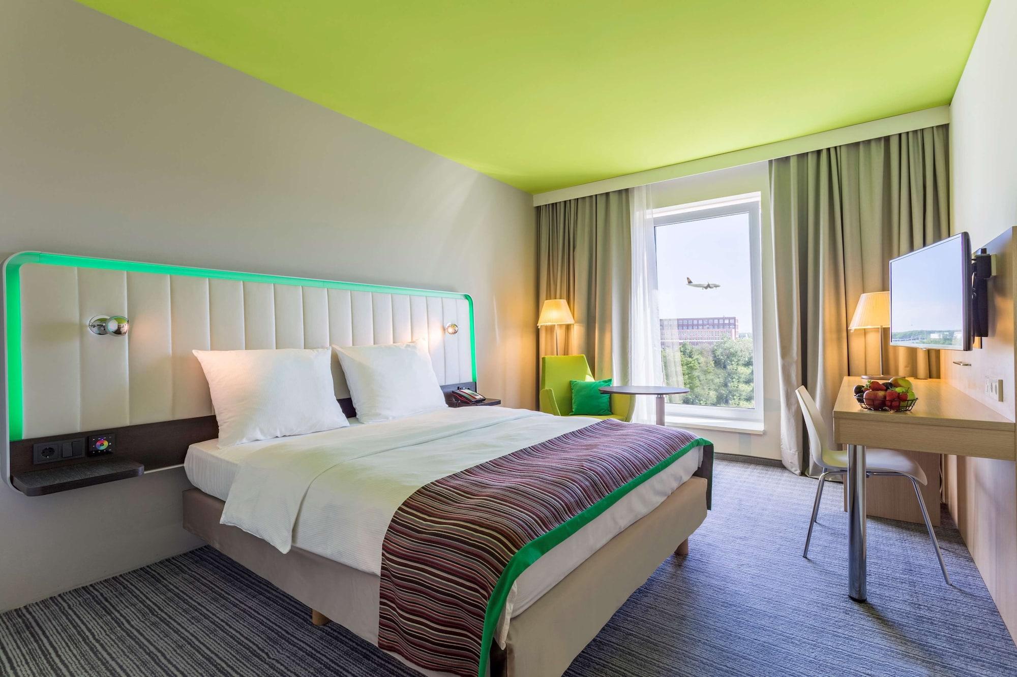 Park Inn By Radisson Frankfurt Airport Frankfurt am Main Bagian luar foto
