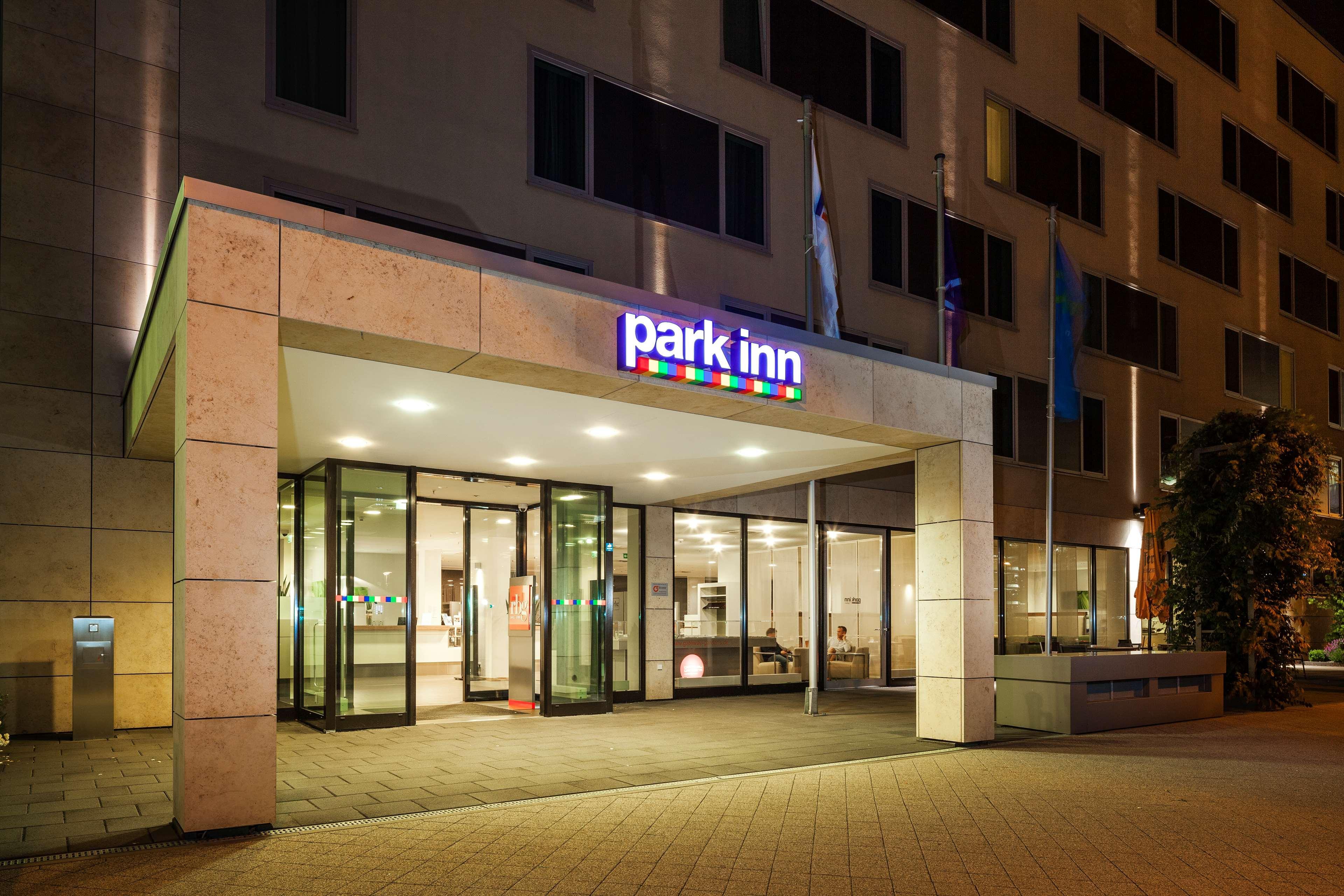 Park Inn By Radisson Frankfurt Airport Frankfurt am Main Bagian luar foto