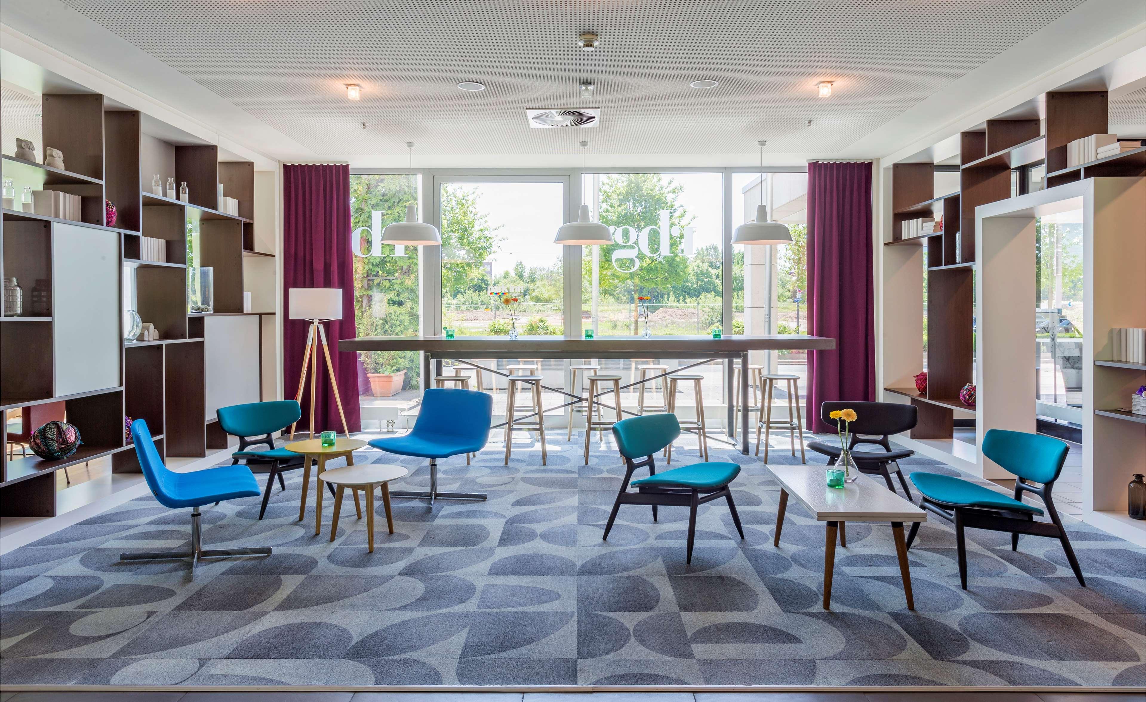 Park Inn By Radisson Frankfurt Airport Frankfurt am Main Bagian luar foto