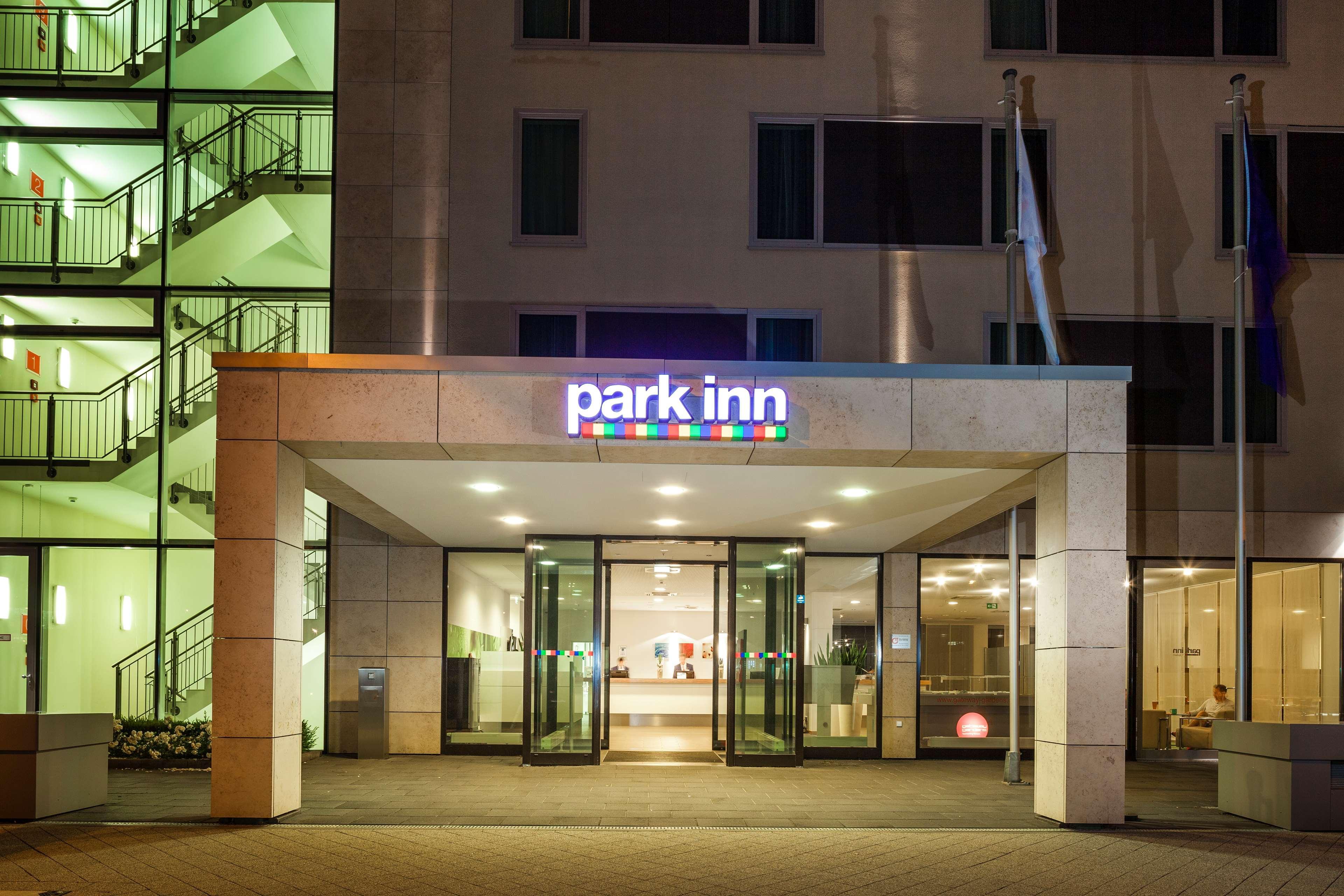 Park Inn By Radisson Frankfurt Airport Frankfurt am Main Bagian luar foto