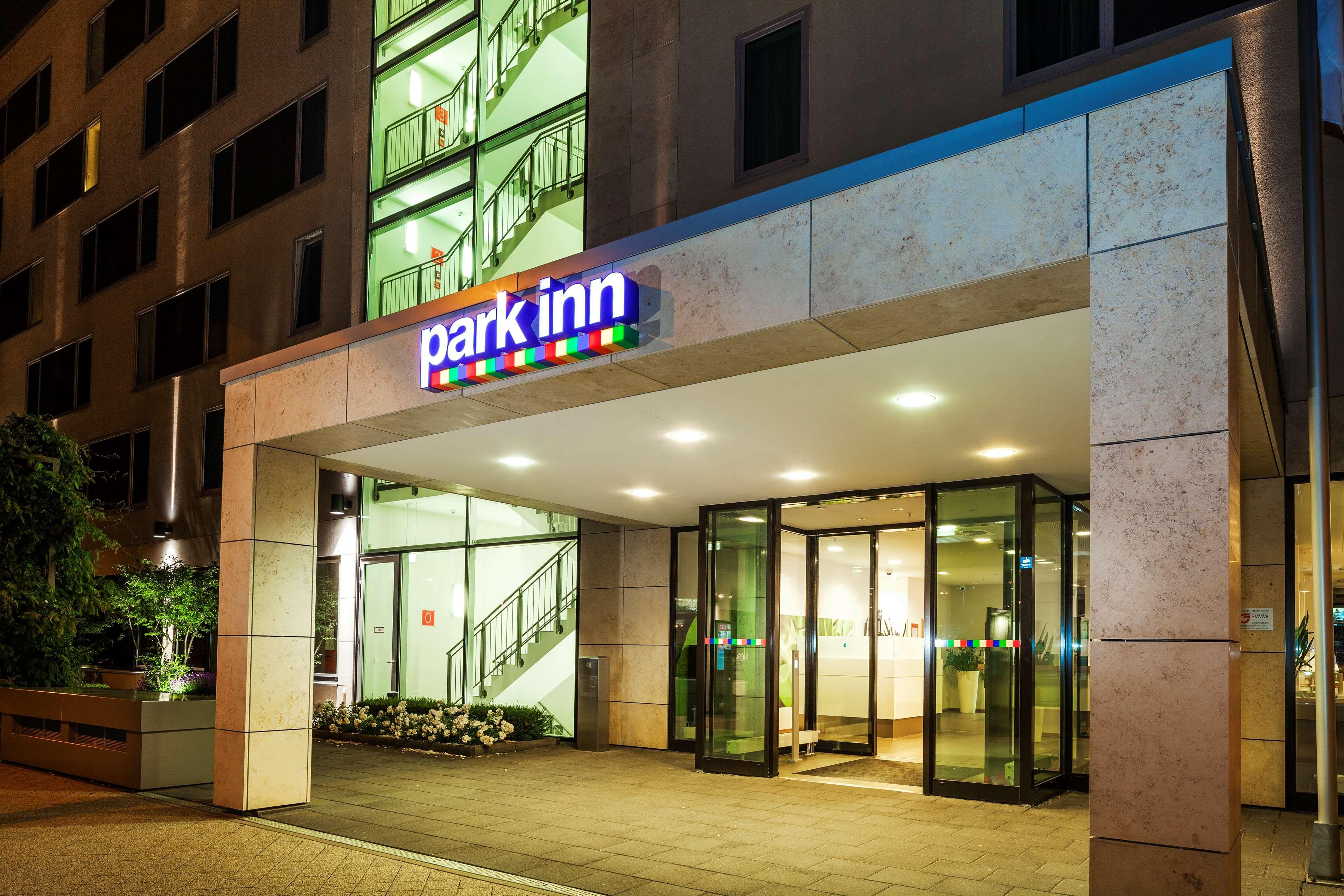 Park Inn By Radisson Frankfurt Airport Frankfurt am Main Bagian luar foto