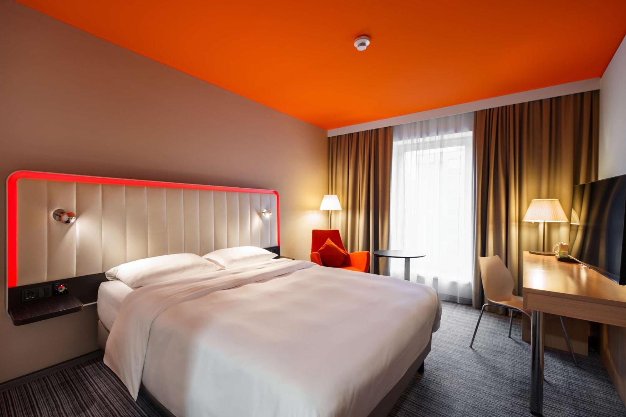 Park Inn By Radisson Frankfurt Airport Frankfurt am Main Bagian luar foto