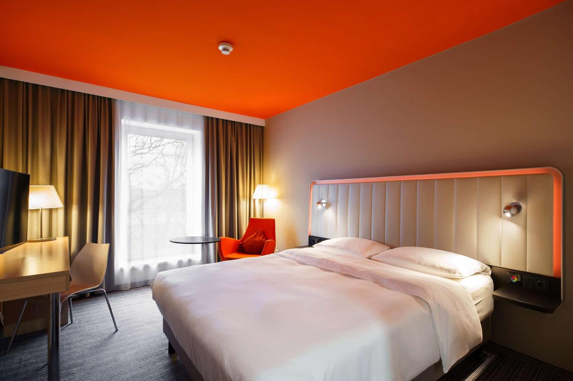 Park Inn By Radisson Frankfurt Airport Frankfurt am Main Bagian luar foto