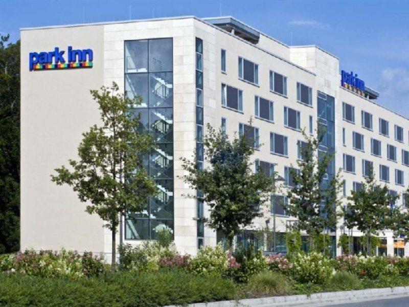 Park Inn By Radisson Frankfurt Airport Frankfurt am Main Bagian luar foto